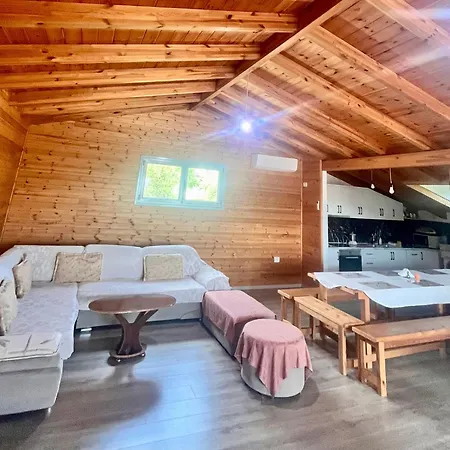 Vakantiehuis Wooden Bamatat