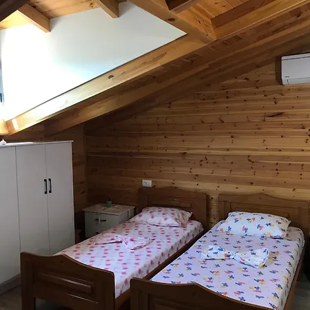 Wooden Vakantiehuis Bamatat