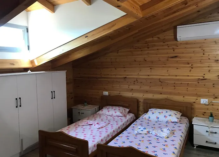 Wooden Vakantiehuis Bamatat