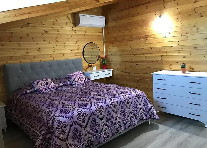 Wooden Vakantiehuis Bamatat